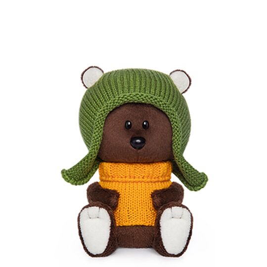 Медведь Федот в шапочке и свитере